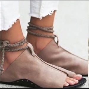 Women’s leather gladiator sandals